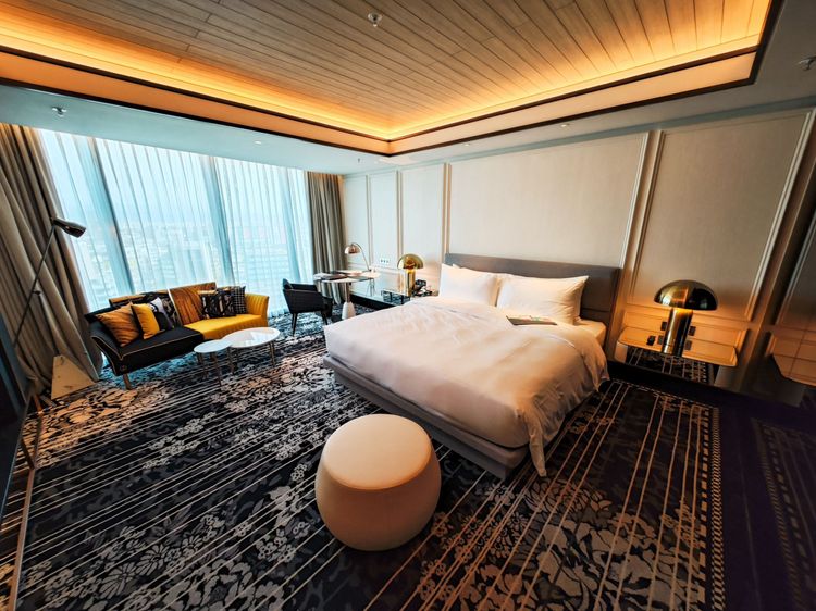 最基礎的豪華客房也有13坪之廣，圖為豪華一大床房型。田欣雲攝