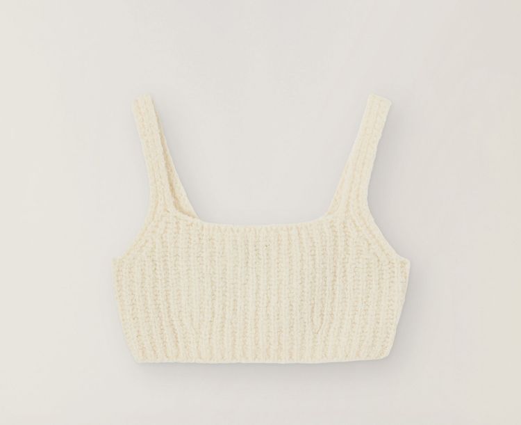 羅紋針織短版背心，2萬5600元。品牌提供