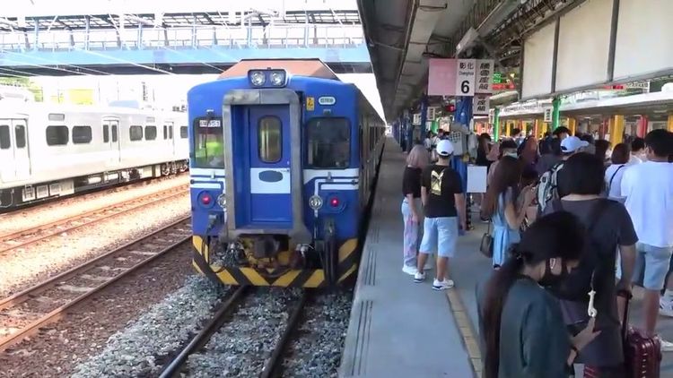 彰化火車站列車大都準點到站。孫英哲攝