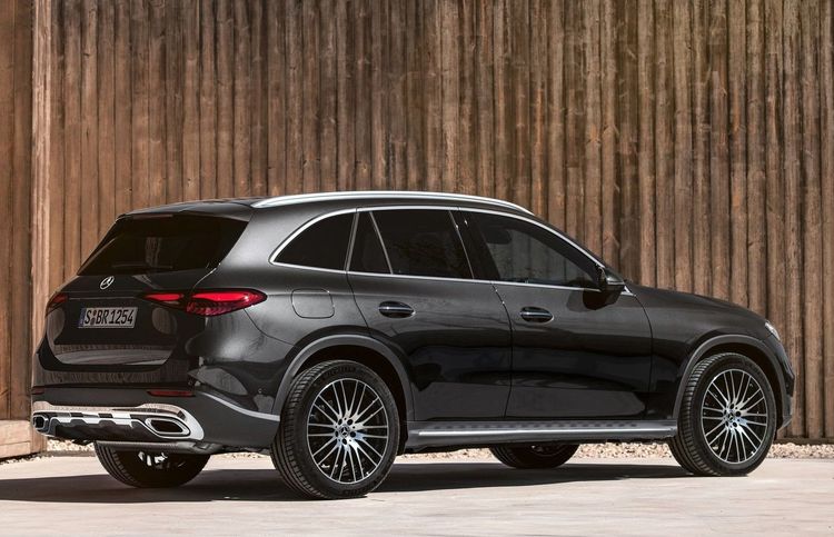 初期將導入200及300兩種車型。原廠提供