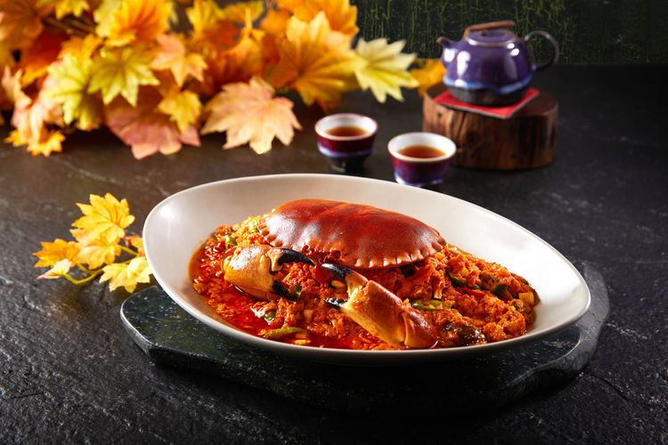 望月樓-紅油咖哩炒麵包蟹。業者提供