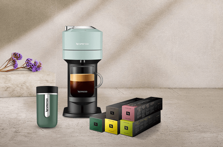Nespresso Vertuo Next咖啡機搭配50顆晨間美式膠囊、Nomad湖水綠隨行杯，享限定69折優惠。業者提供