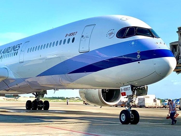 華航運送疫苗來台班機。翻攝畫面