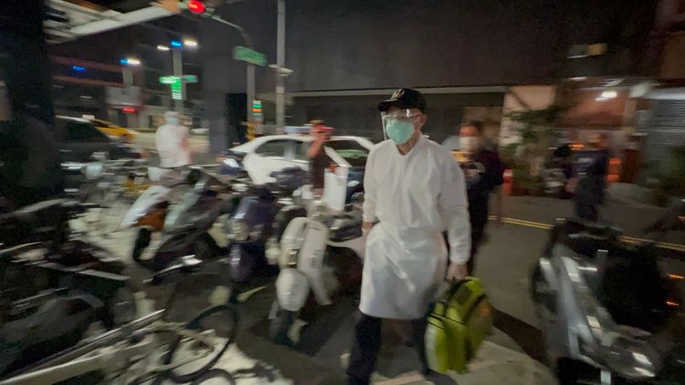 救護人員獲報到場協助。侯昌騰攝