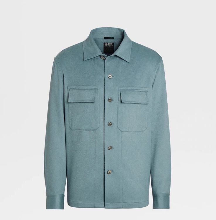 Oasi Cashmere系列浅蔚藍色襯衫外套，7萬5100元。品牌提供