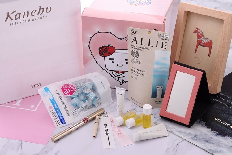 PChome 24h購物獨創「2 Beauty 4 美妝盒」限量開賣，首波攜手佳麗寶明星商品一次入手。業者提供