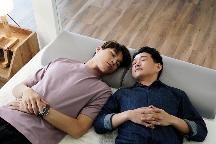 陳家逵（右）和宋偉恩在《俗女養成記2》大談叔侄戀，令人印象深刻。CATCHPLAY提供