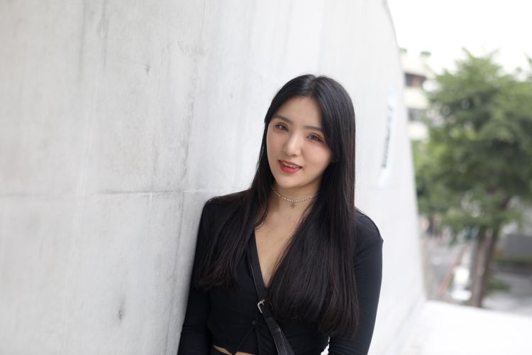 一身黑的yoyo看起來很有神秘感。陳明中攝