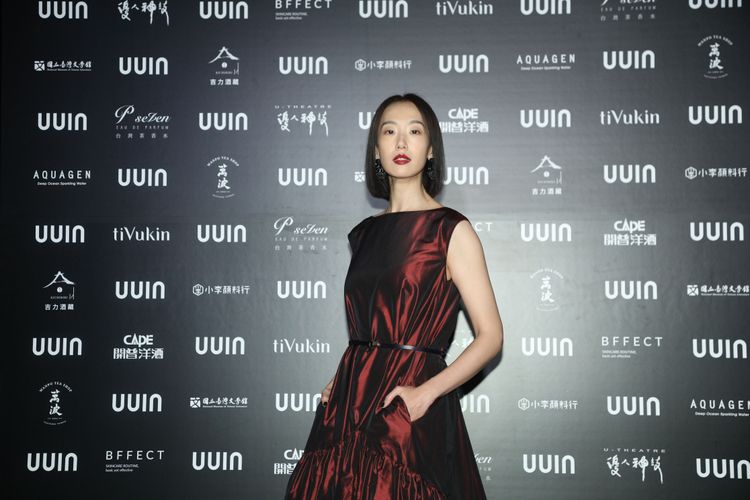 UUIN發表秀吸引陸明君到場欣賞。陳明中攝