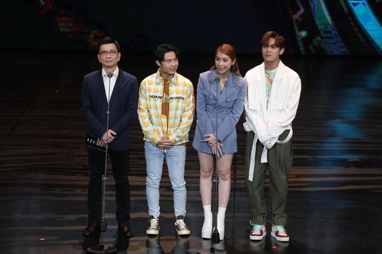 陳子鴻（左）和告五人擔任頒獎嘉賓。陳明中攝