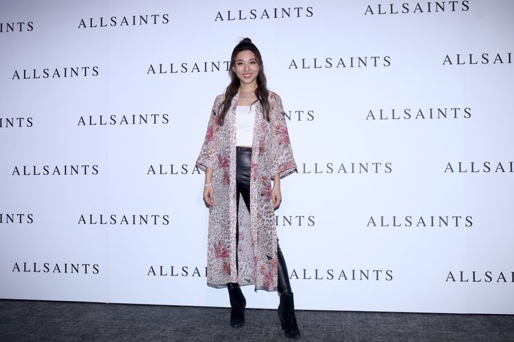 Haezee黃瑋昕為派對現場演唱。陳明中攝