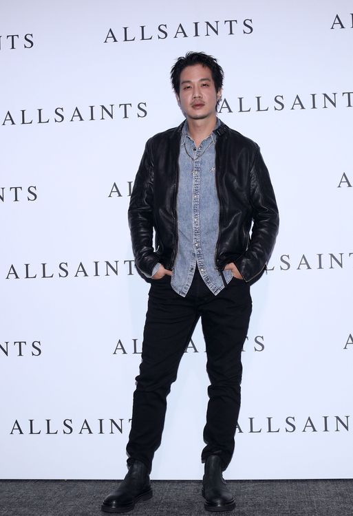 男星薛仕凌頂著因為拍新戲而蓄鬍的造型跑趴。陳明中攝