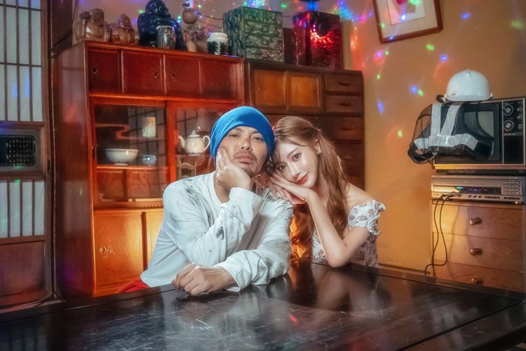 《我愛的》MV滿滿老公視角，描述把女神娶回家後的劇情。亞洲通文創提供