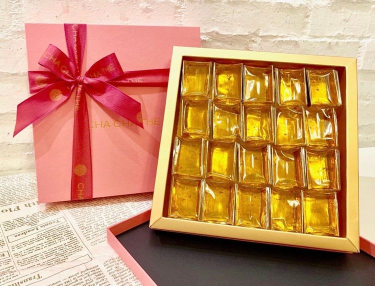 江蕙送喜糖祝福周杰倫。采采食茶文化提供