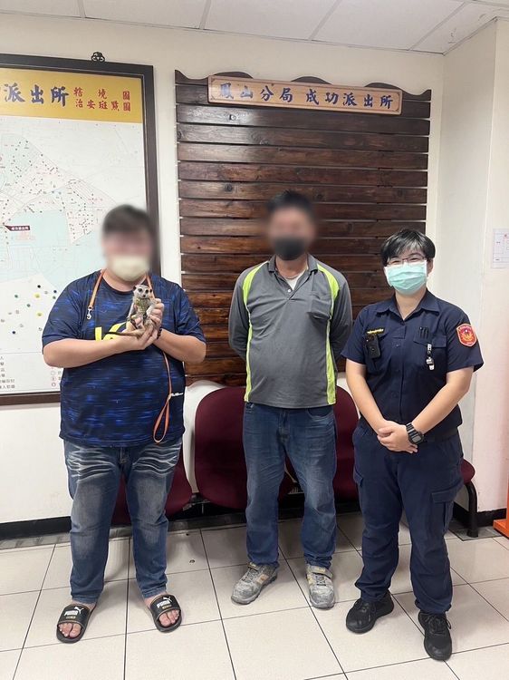 謝姓男子相當感謝警方幫忙找回狐獴「萌萌」。讀者提供