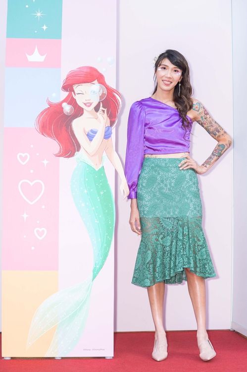 黃筱雯小露香肩打扮成「小美人魚」直呼害羞。TVBS提供