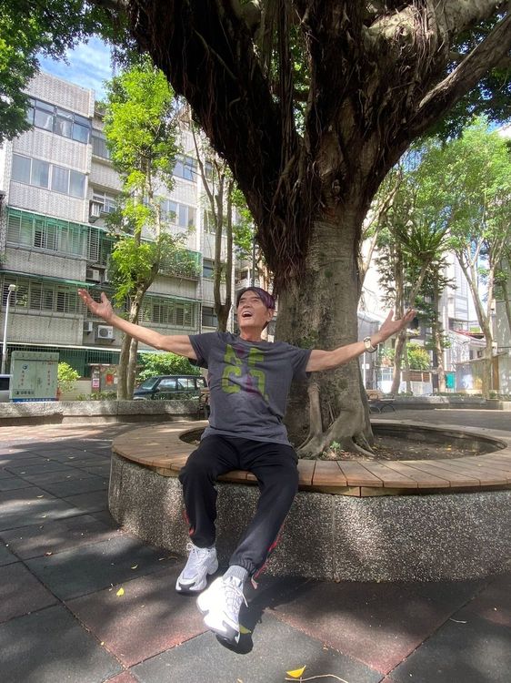 林沖大小病痛不斷，始終積極對抗病魔。經紀人Kevin提供