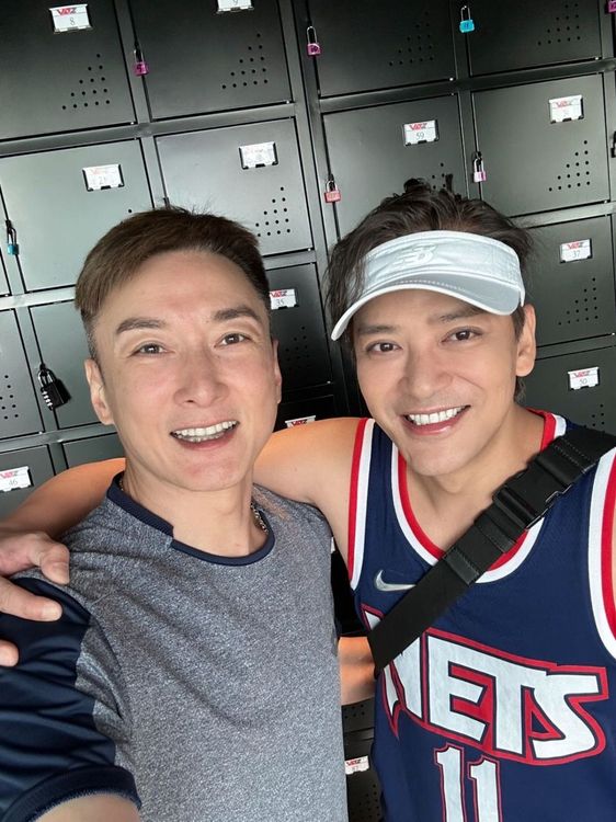 陳曉東健身房巧遇香港藝人胡渭康開心合影。火爆娛樂提供