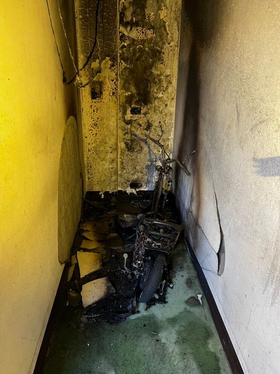 起火點是一部電動腳踏車。翻攝畫面