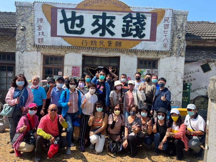 業者王健龍在疫情期間，帶國內線團情況。王健龍提供