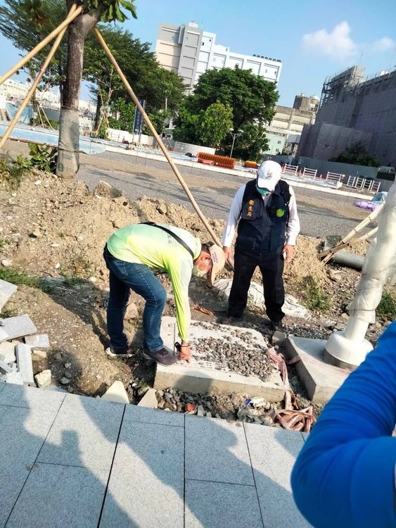 高市府進行孳生源清除。高市府提供