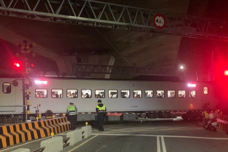 列車誤點。讀者提供