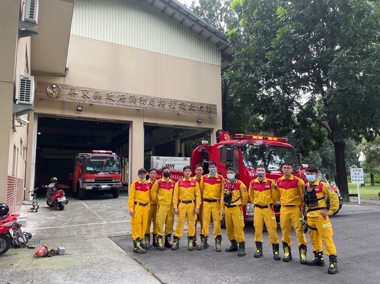 屏東縣特搜大隊前往花蓮支援救災。屏東縣消防局提供