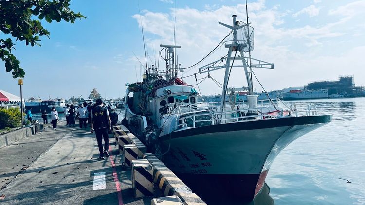 「金隆成18號」今早回到屏東鹽埔漁港。海巡署提供