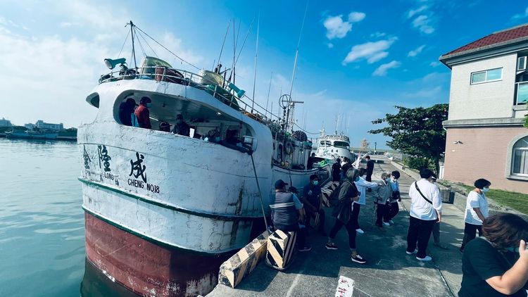 船上的人員平安返台。海巡署提供