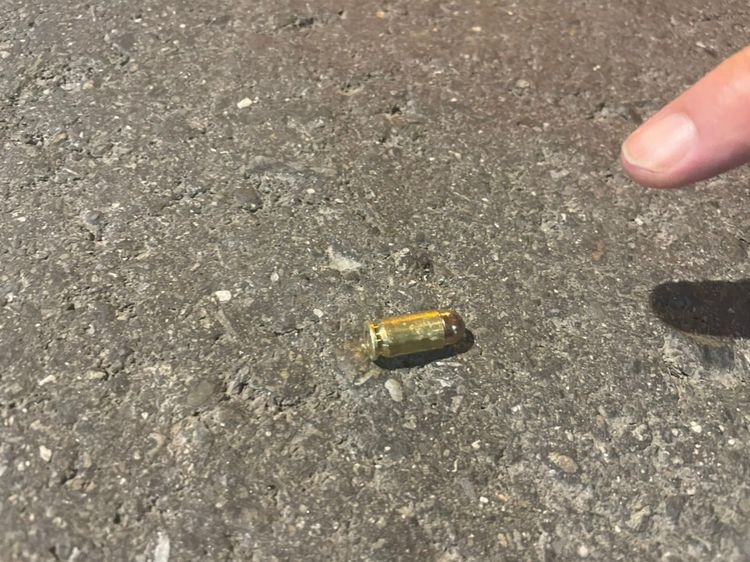 遺留在馬路上的子彈成為鐵證。警方提供