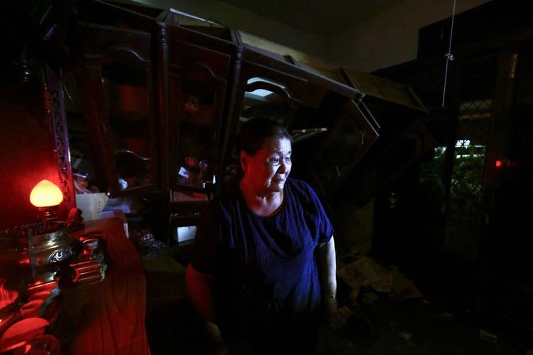 陳媽媽怕碰到餘震，這幾天都沒有回到母親的房子。林林攝