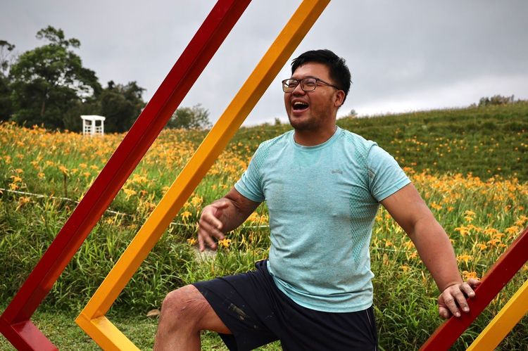 林信全豪爽的笑容背後，是面對如股票跌停的損失。林林攝