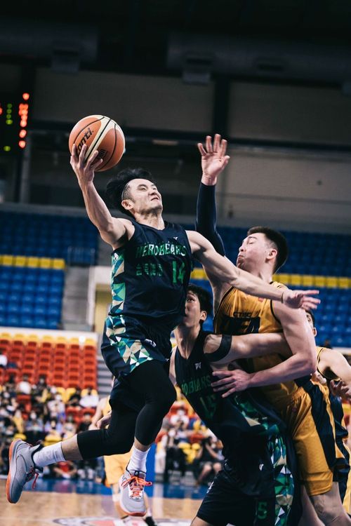 蔣淯安（左）貢獻良多。球團提供