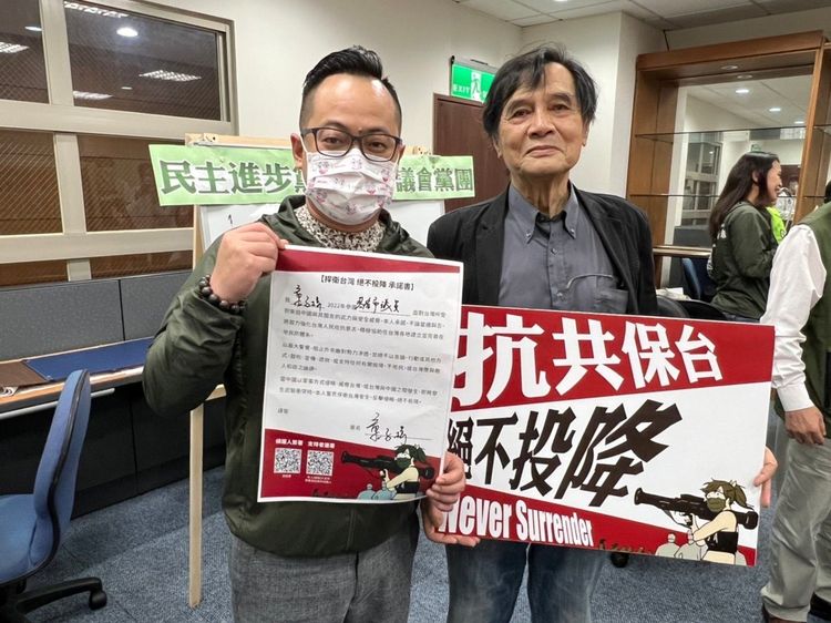 童子瑋(左)深受台獨聯盟主席陳重光(右)啟發。讀者提供