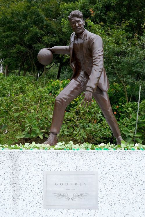 高以翔打籃球英姿。傑星提供