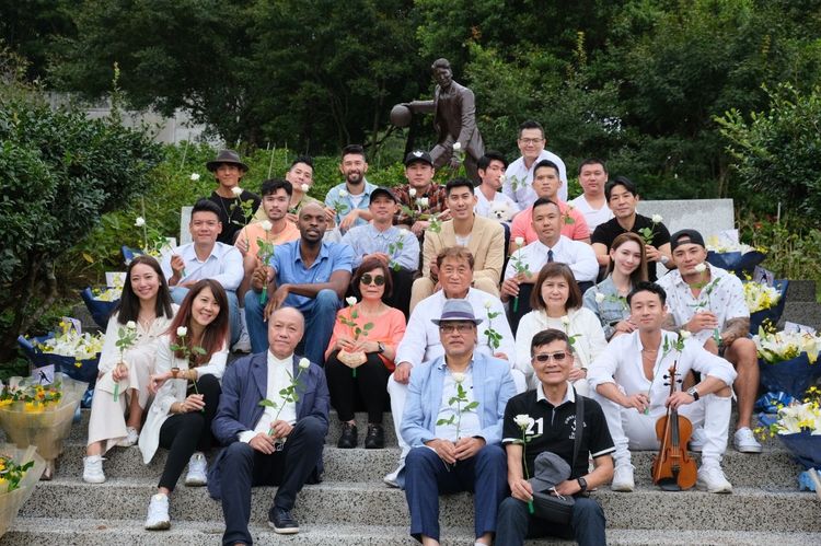 高以翔的父母、摯友、經紀公司伙伴們齊聚。傑星提供