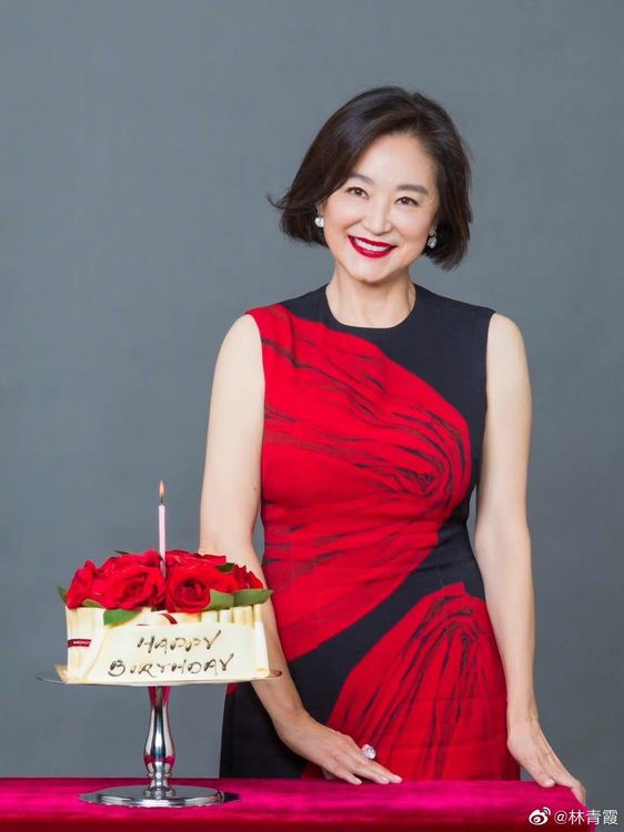 67歲林青霞請教瓊瑤寫作技巧。翻攝林青霞微博