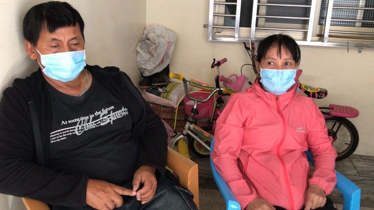 及時被救出、住2樓的鄧姓移工夫妻。高鈞麟攝