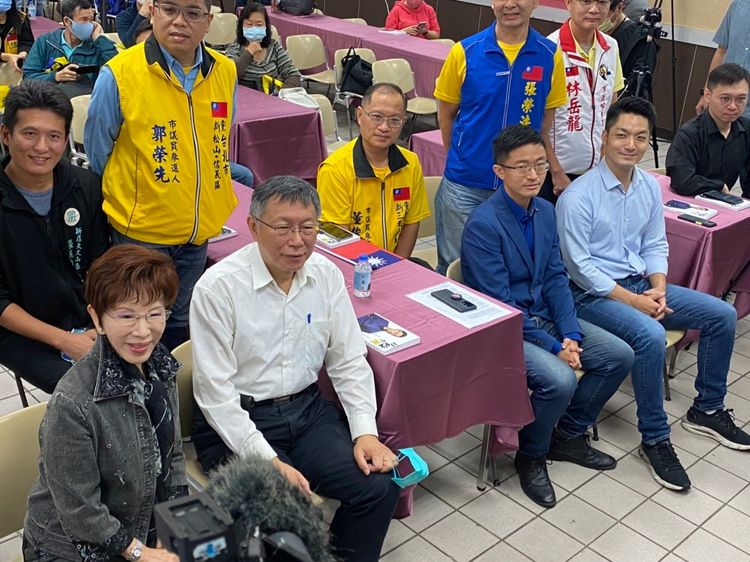 柯文哲、蔣萬安零互動。張曜麟攝