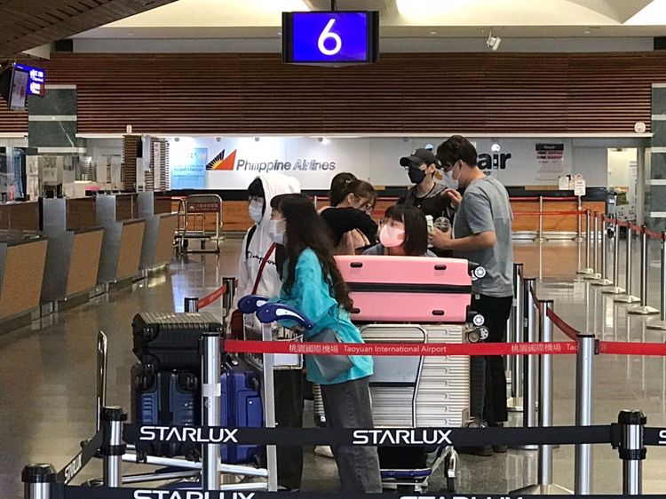 民眾寄送行李。高鈞麟攝