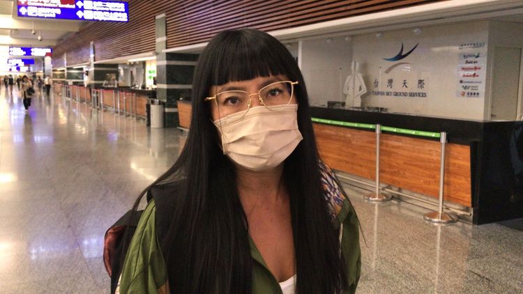 張小姐準備搭機至澳洲墨爾本，享受沒有口罩的世界。高鈞麟攝