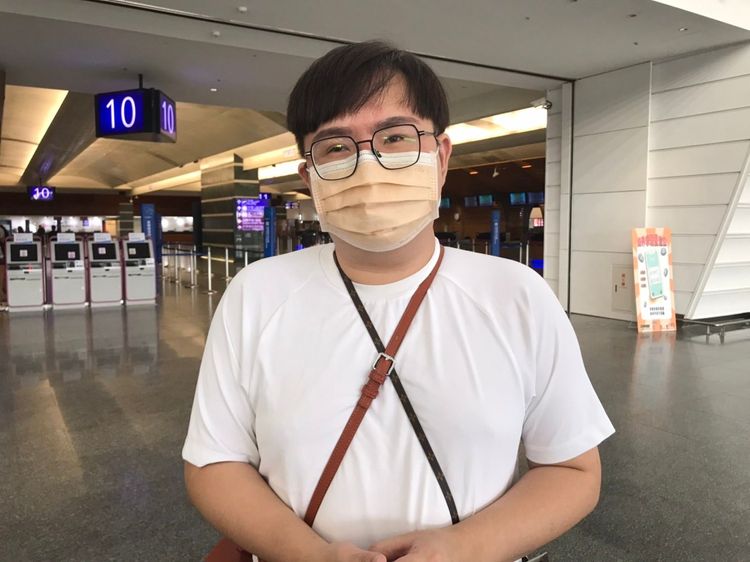 從事出版業的楊先生約好朋友去新加坡旅遊。高鈞麟攝