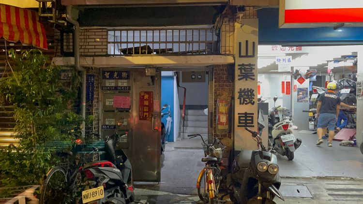 死者陳屍公寓外觀。陸運陞攝