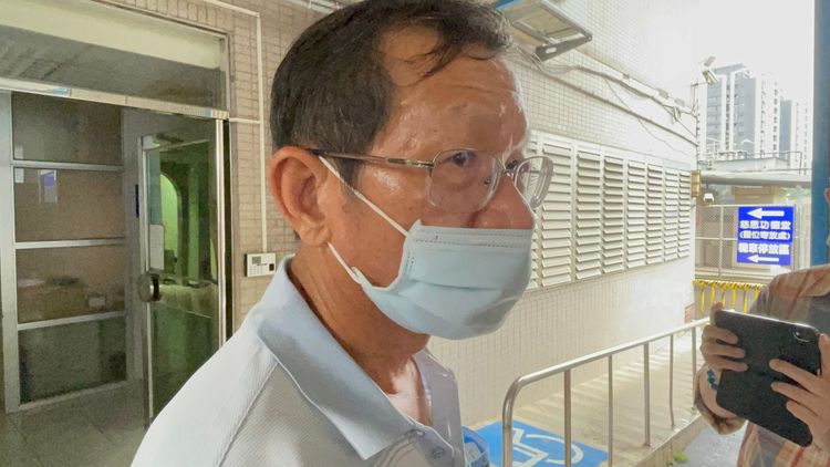 林父質疑車輛暴衝。張沛森攝