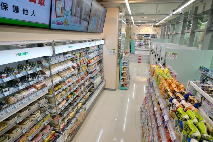 門市面積約29.8坪，自助體驗區佔比高達8成。陳志淵攝