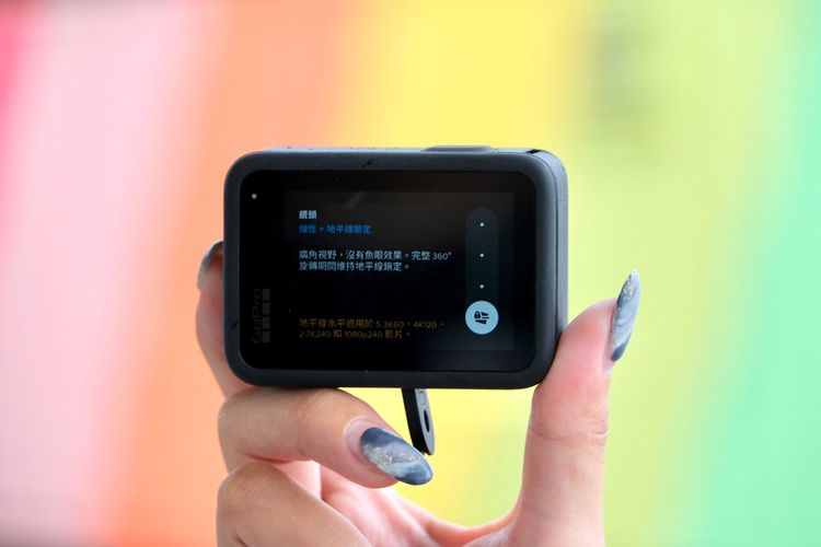 支援以往環景相機才有的 360 度水平鎖定。陳志淵攝