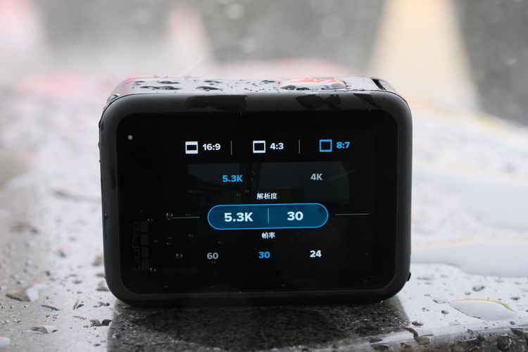 支援全新的 8:7 大視野攝錄。陳志淵攝