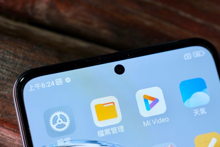 前鏡頭均為2000萬像素。陳志淵攝