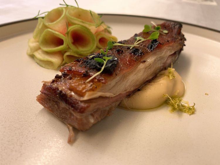 手指灼燒。劉欣欣攝