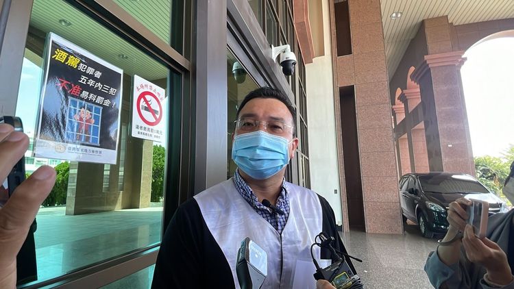 黃呈熹指出該標案為志工刊物，因無利可圖，本無廠商競標。古和純攝